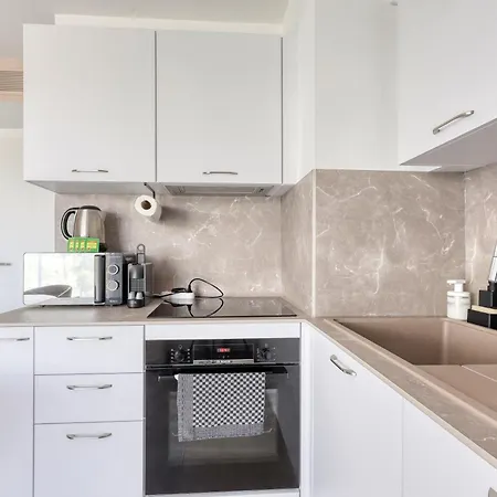 Апартаменты Les Vagues Du 5e 4 Personnes , 2 , Clim , Wifi , Cap3000 A Pied , Parking