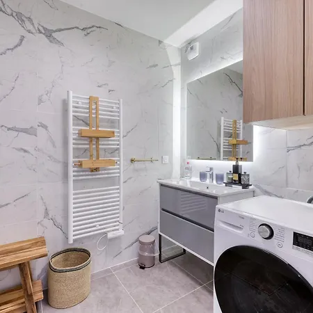 Διαμέρισμα Les Lumieres Du Cinquieme , 2 Chambres , Clim , Wifi , Cap3000 A Pied , Parking *