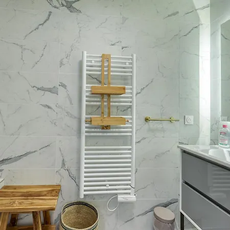 Les Lumieres Du Cinquieme , 2 Chambres , Clim , Wifi , Cap3000 A Pied , Parking Διαμέρισμα *