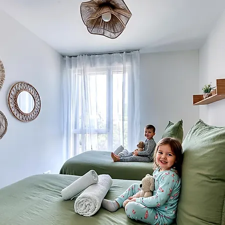 Les Lumieres Du Cinquieme , 2 Chambres , Clim , Wifi , Cap3000 A Pied , Parking * Saint-Laurent-du-Var